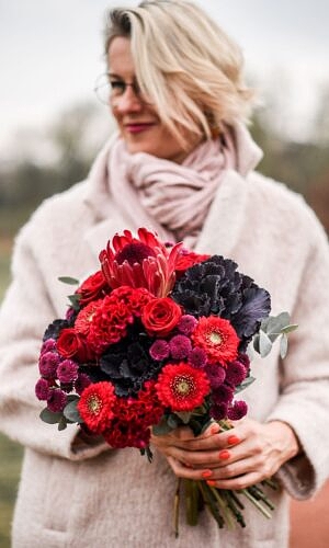 Puokštė „Stipri meilė“ – raudonos gėlės